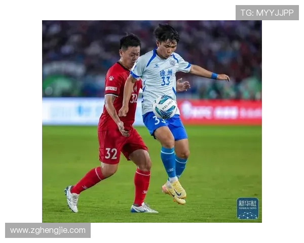 足球比赛中的关键球员与赛场表现